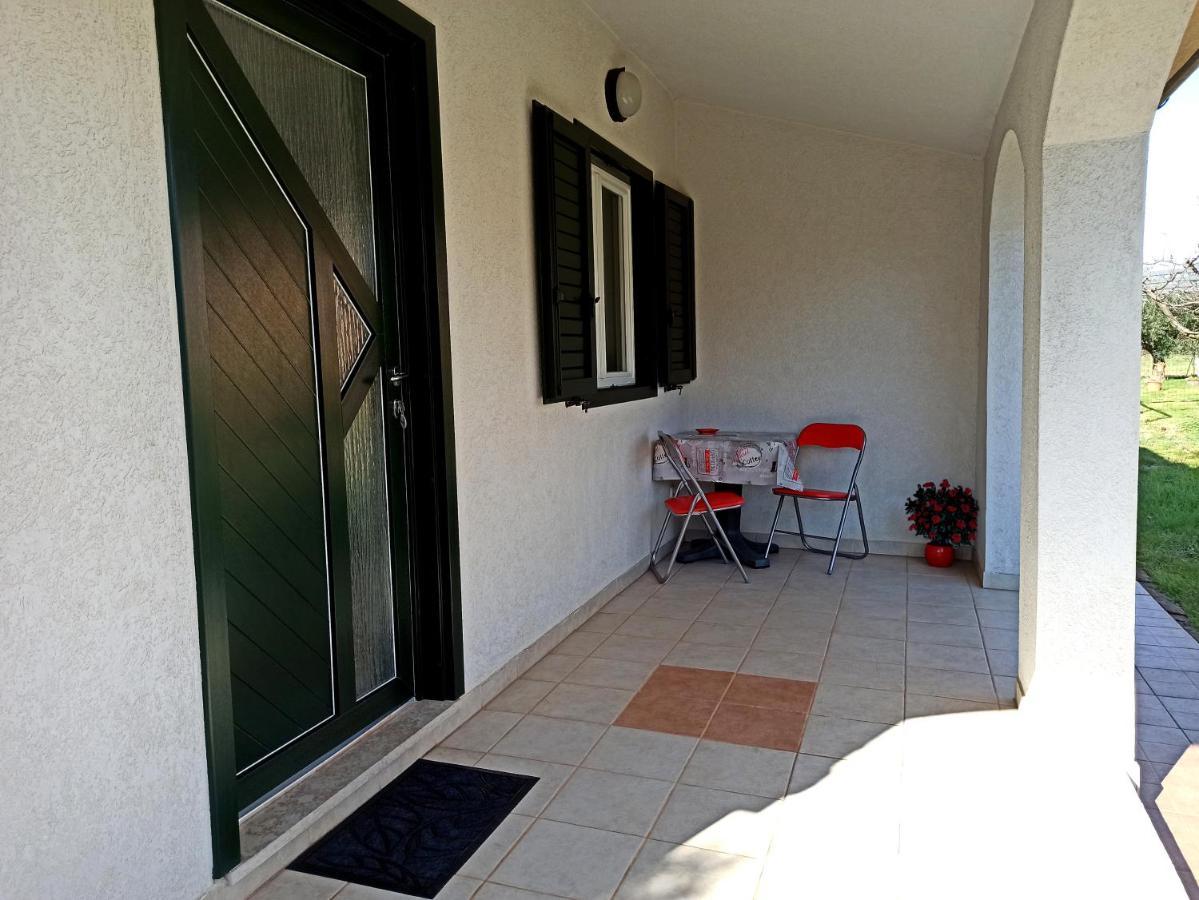 Apartman Dora Pula Exterior foto