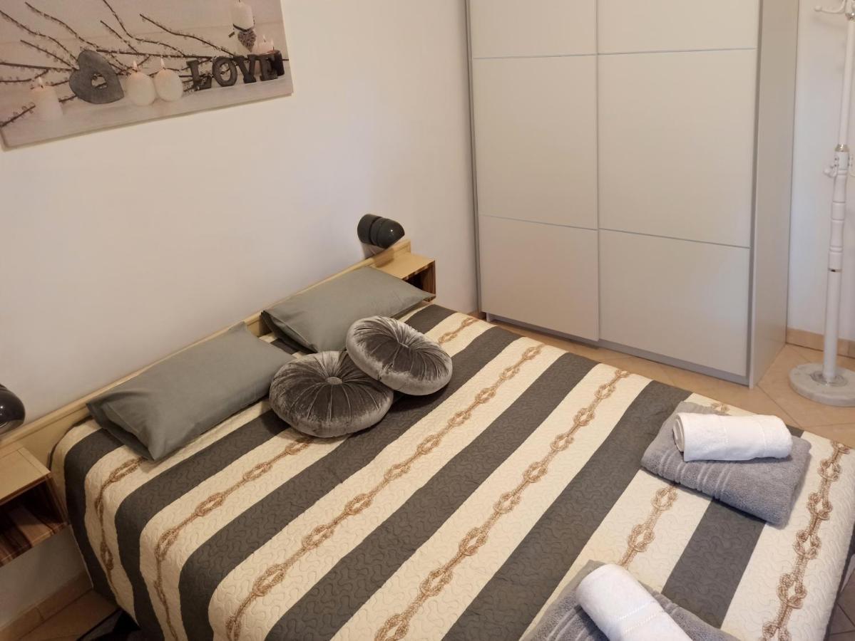 Apartman Dora Pula Exterior foto
