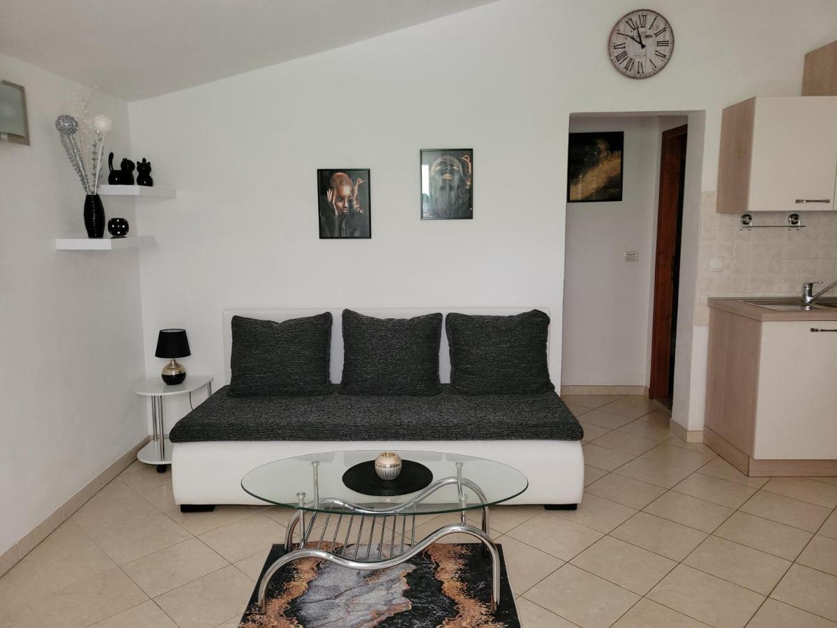 Apartman Dora Pula Exterior foto