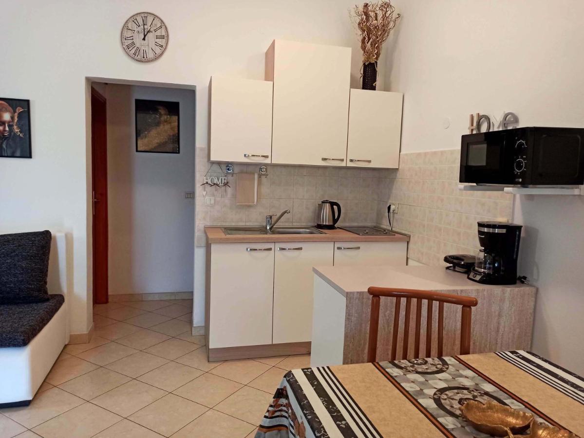 Apartman Dora Pula Exterior foto