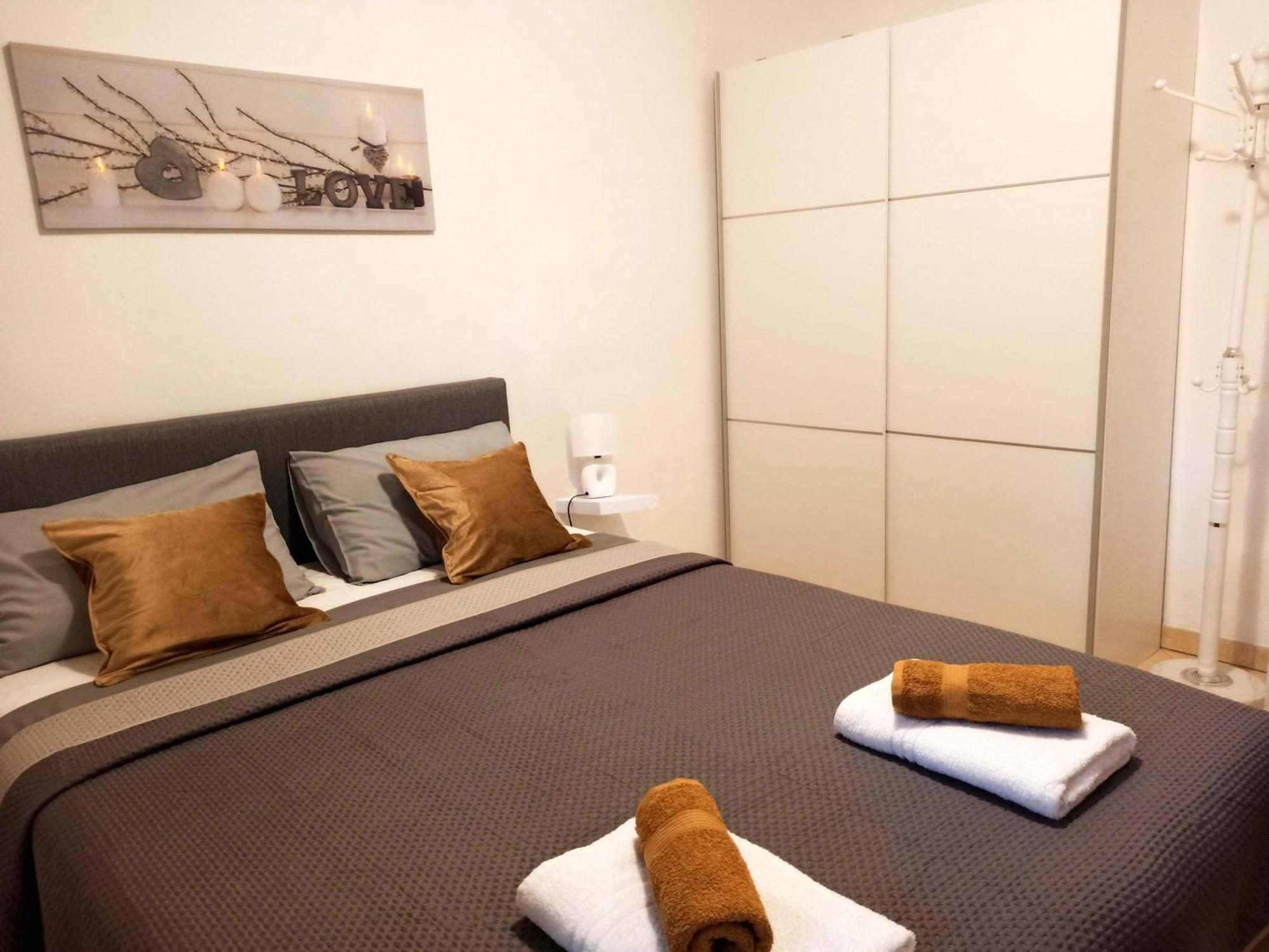 Apartman Dora Pula Exterior foto