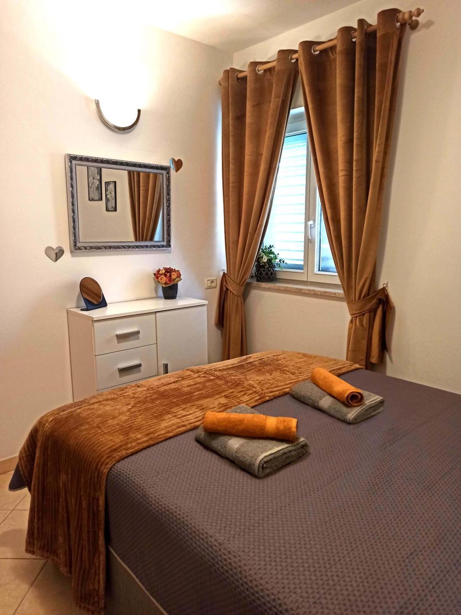 Apartman Dora Pula Exterior foto